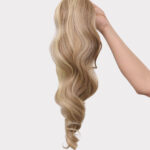 Svijetlo smeđa s pramenovima │ Opuštena k. │ 50cm │ Rep na mrežicu